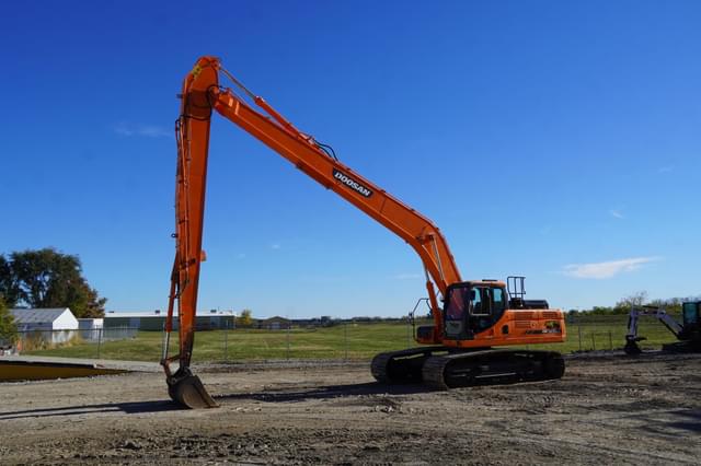 Image of  Doosan DX300LC equipment image 1