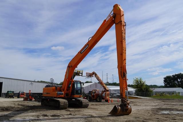 Image of  Doosan DX300LC equipment image 4