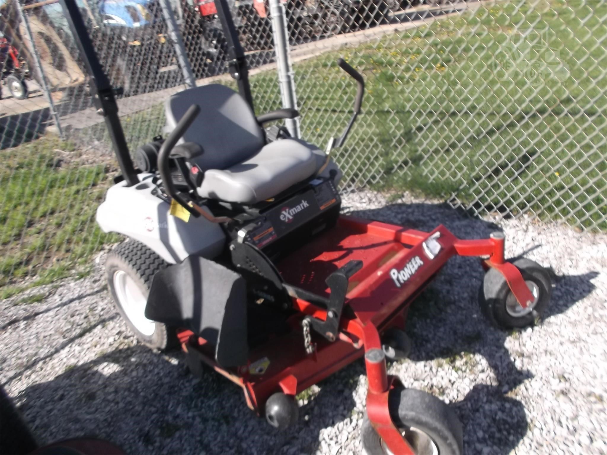 Main image Exmark Pioneer