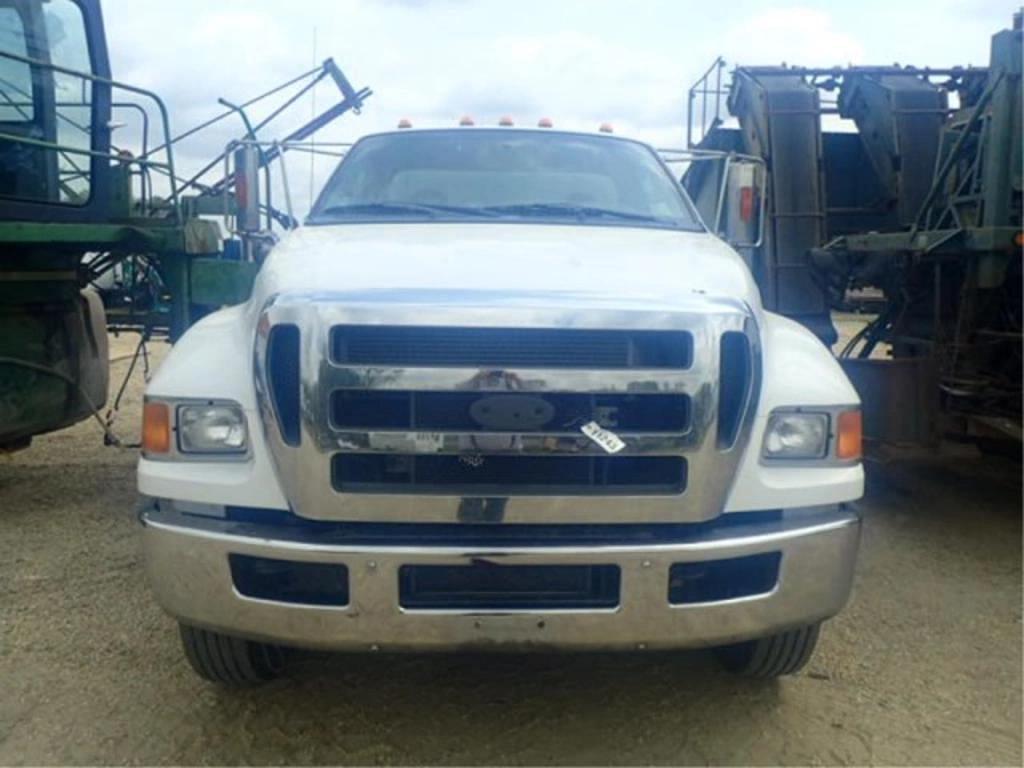 Image of Ford F-350 Primary image