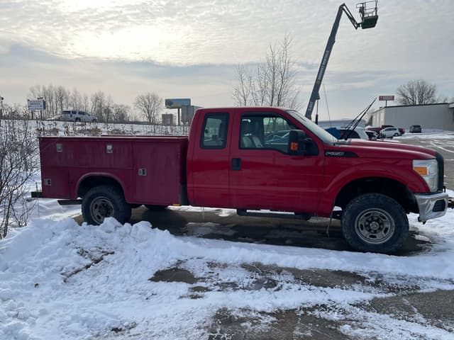 Image of Ford F-250 equipment image 3