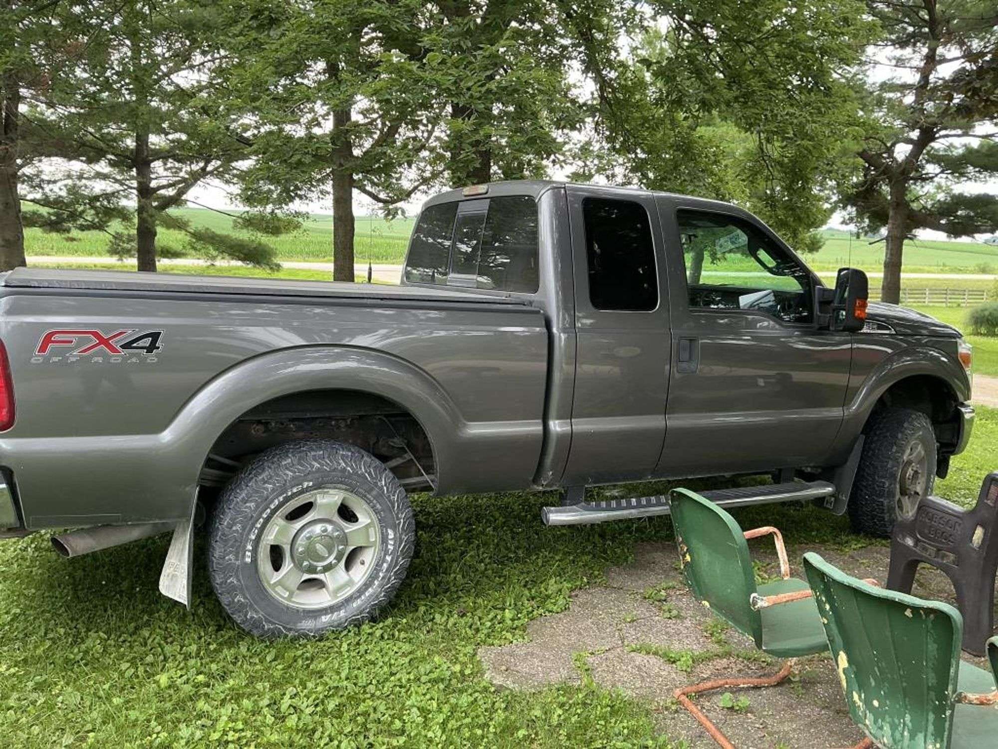 2013 Ford F-250 Equipment Image0