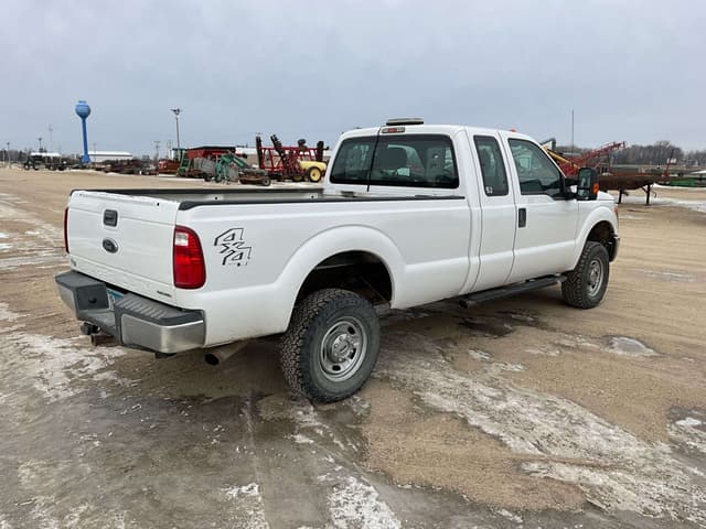Image of Ford F-350 equipment image 4