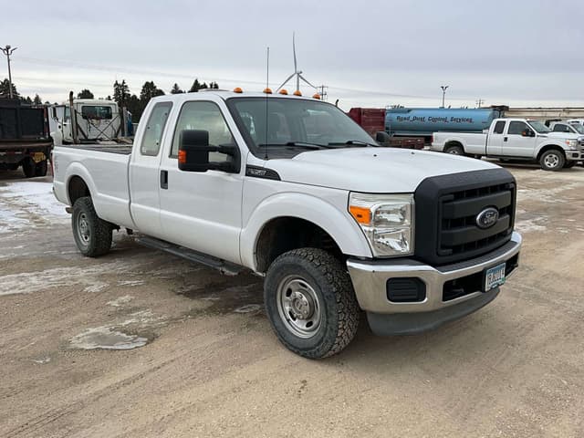 Image of Ford F-350 equipment image 2