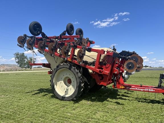 Image of Farm King 2460 equipment image 2