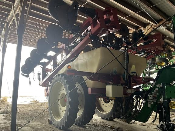 Image of Farm King 2460 equipment image 3