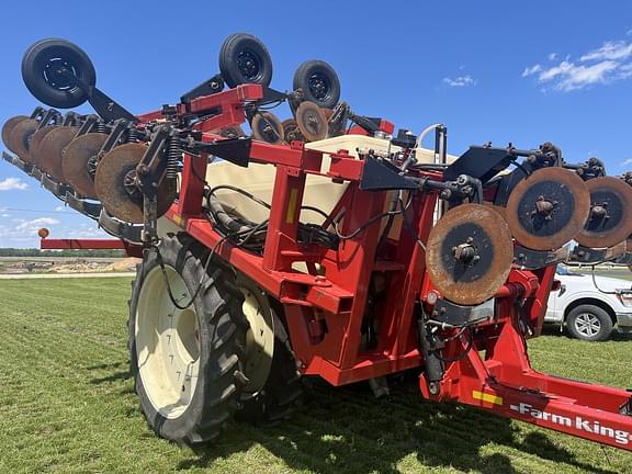 Image of Farm King 2460 equipment image 1