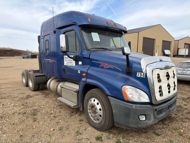 Image of Freightliner Cascadia 125 equipment image 2