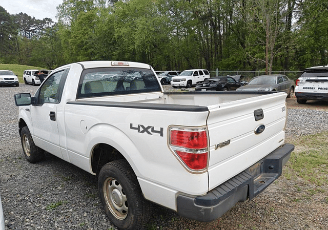 Image of Ford F-150 equipment image 1