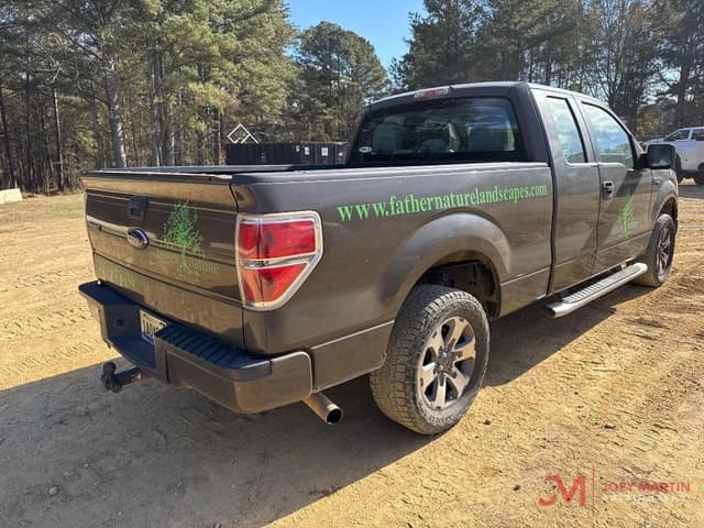 Image of Ford F-150 equipment image 1