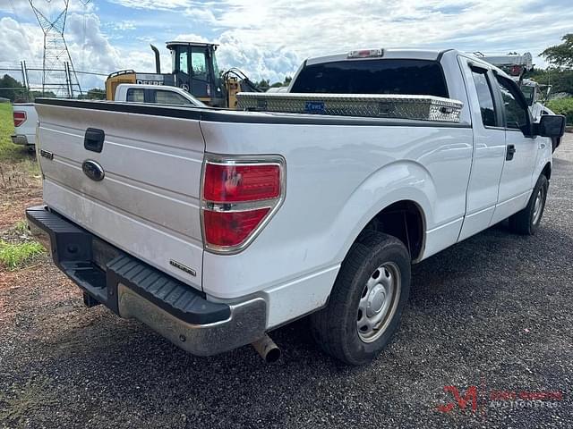 Image of Ford F-150 equipment image 2