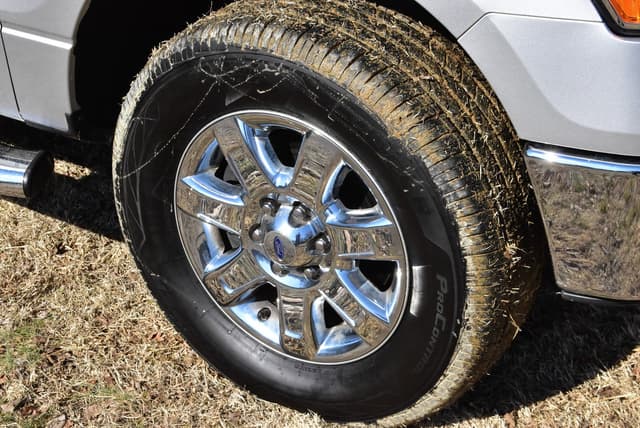 Image of Ford F-150 equipment image 2