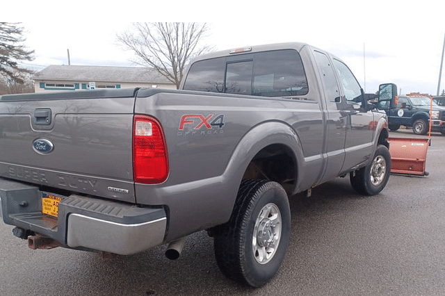 Image of Ford F-250 equipment image 3