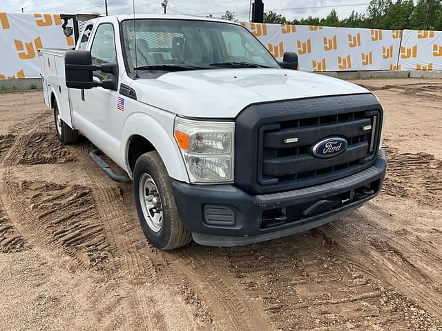 Image of Ford F-250 equipment image 2