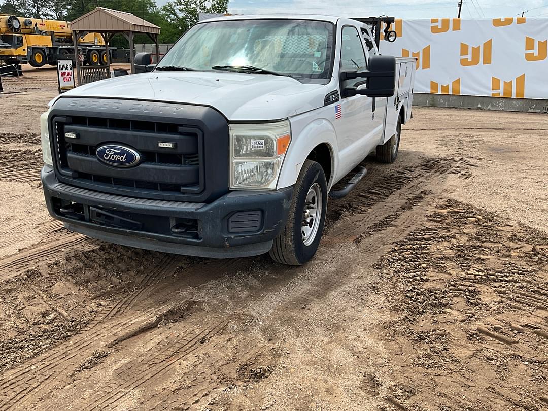 Image of Ford F-250 Primary image