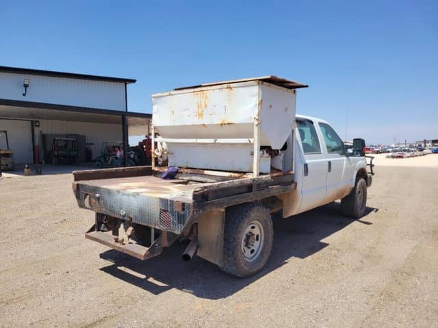 Image of Ford F-250 equipment image 4