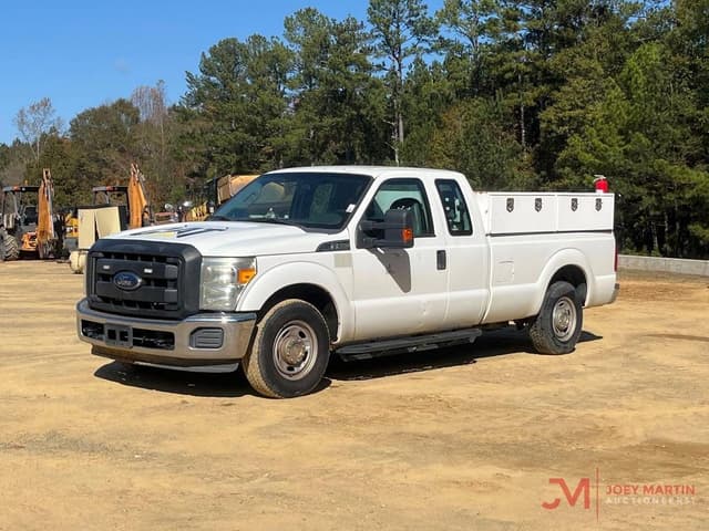 Image of Ford F-250 equipment image 3