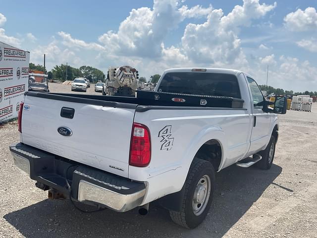 Image of Ford F-250 equipment image 4