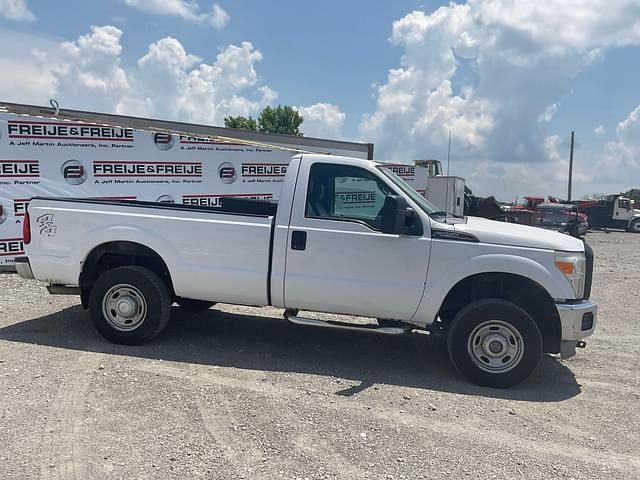 Image of Ford F-250 equipment image 3