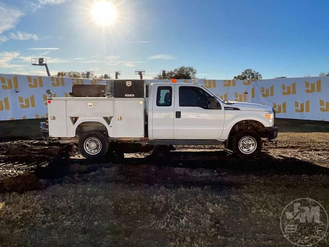 Image of Ford F-250 equipment image 3