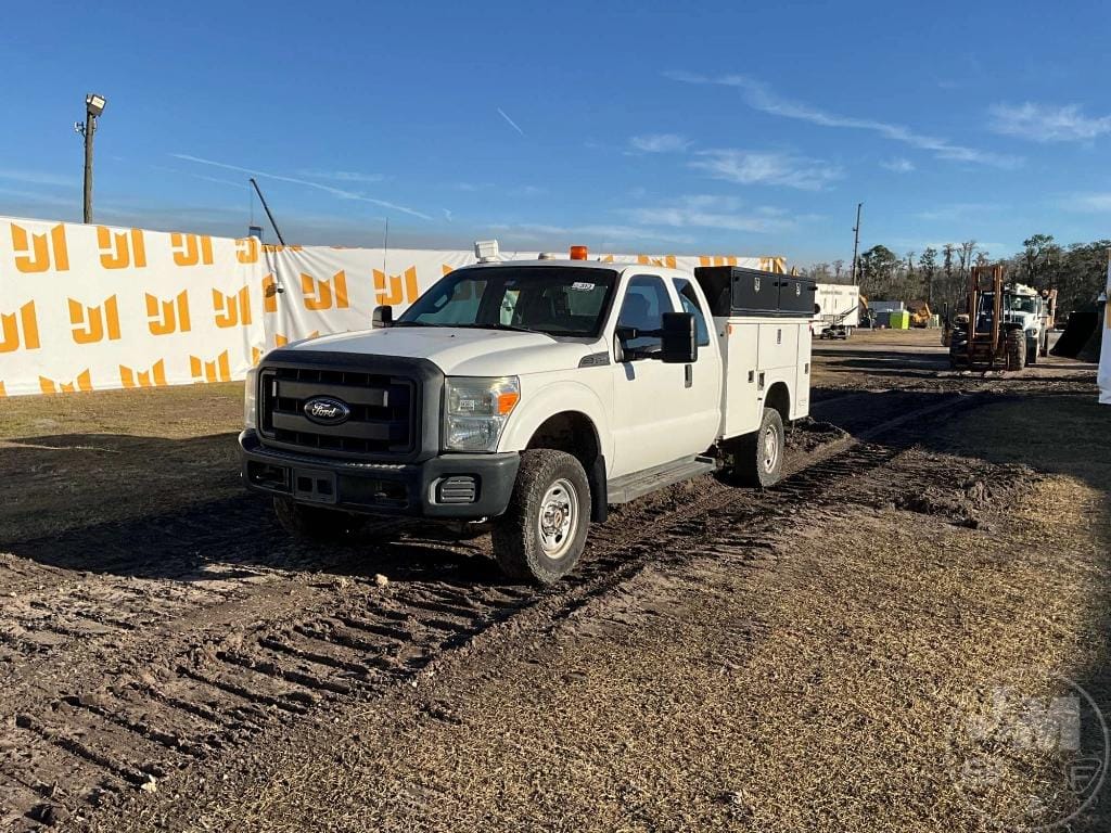 2013 Ford F-250 Equipment Image0