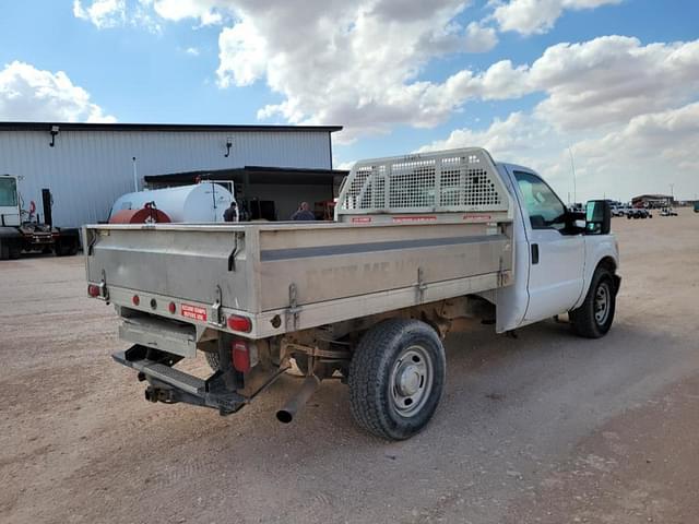 Image of Ford F-250 equipment image 4