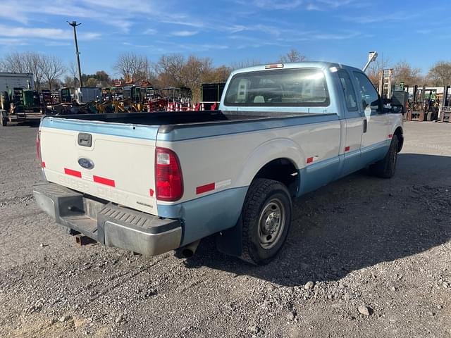 Image of Ford F-250 equipment image 2