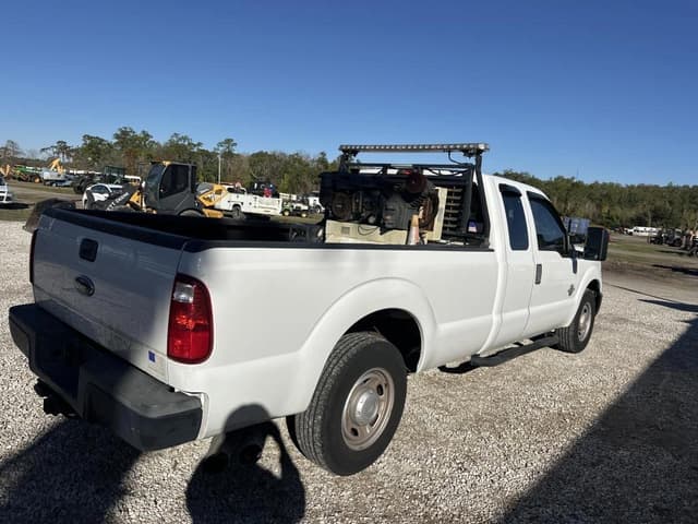 Image of Ford F-250 equipment image 2