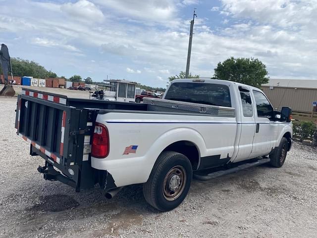 Image of Ford F-250 equipment image 2