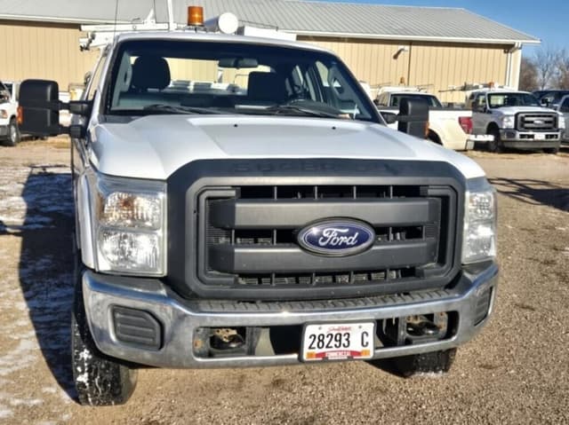 Image of Ford F-350 equipment image 1