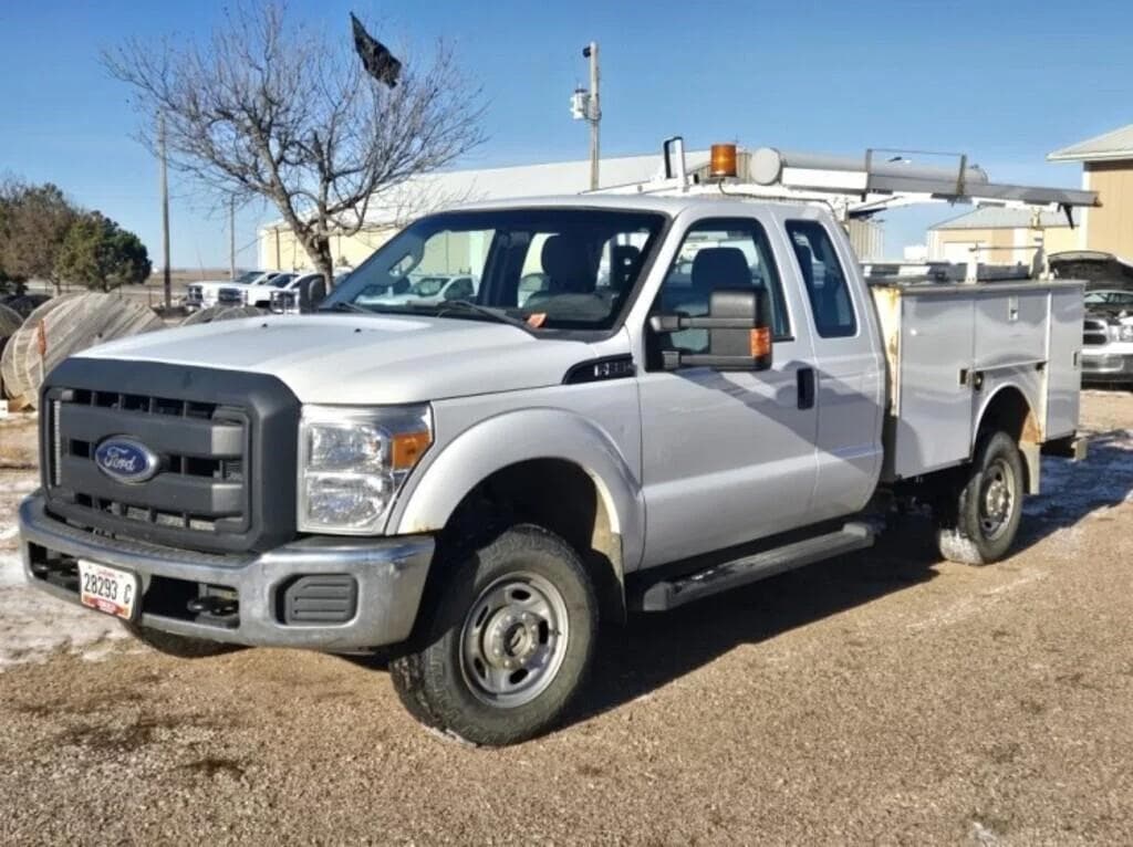 Image of Ford F-350 Primary image