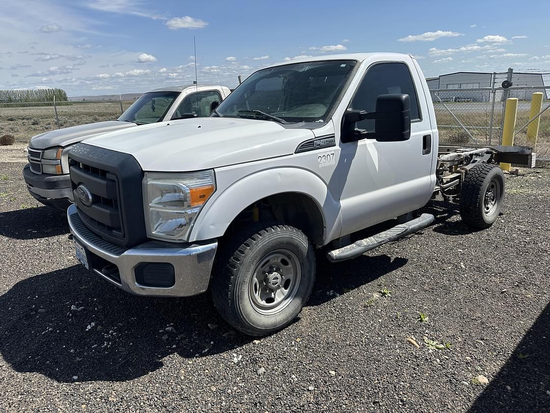 Image of Ford F-350 Primary image