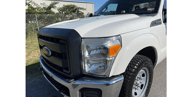 Image of Ford F-350 equipment image 1