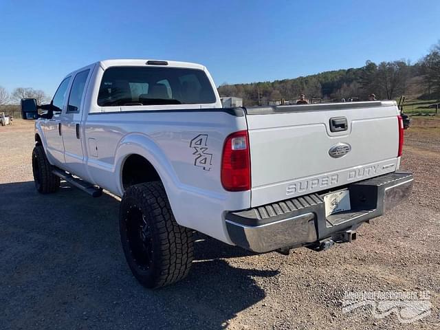 Image of Ford F-350 equipment image 3