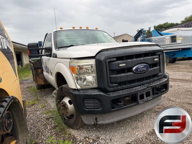 Image of Ford F-350 equipment image 2