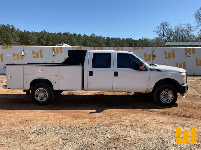 Image of Ford F-350 equipment image 3