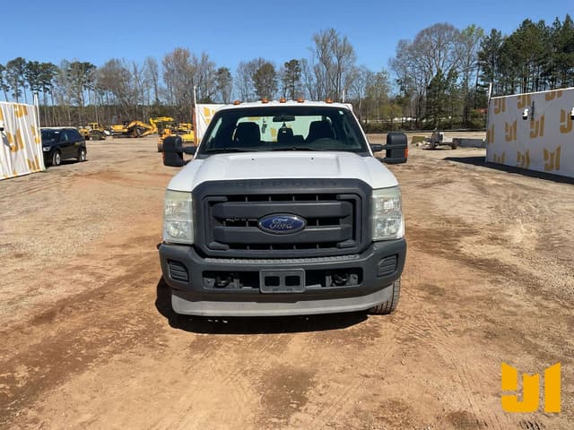 Image of Ford F-350 equipment image 1