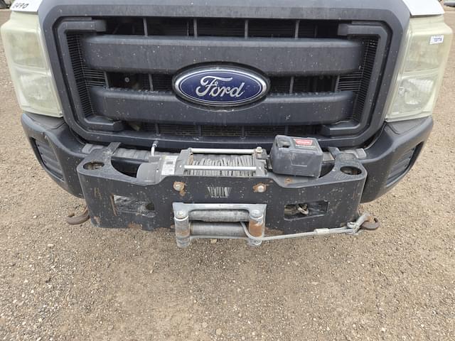 Image of Ford F-350 equipment image 4