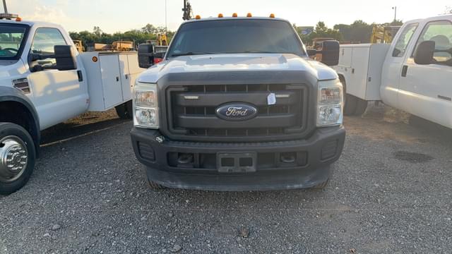 Image of Ford F-350 equipment image 1