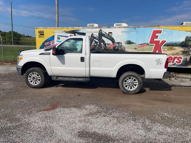 Image of Ford F-350 equipment image 1