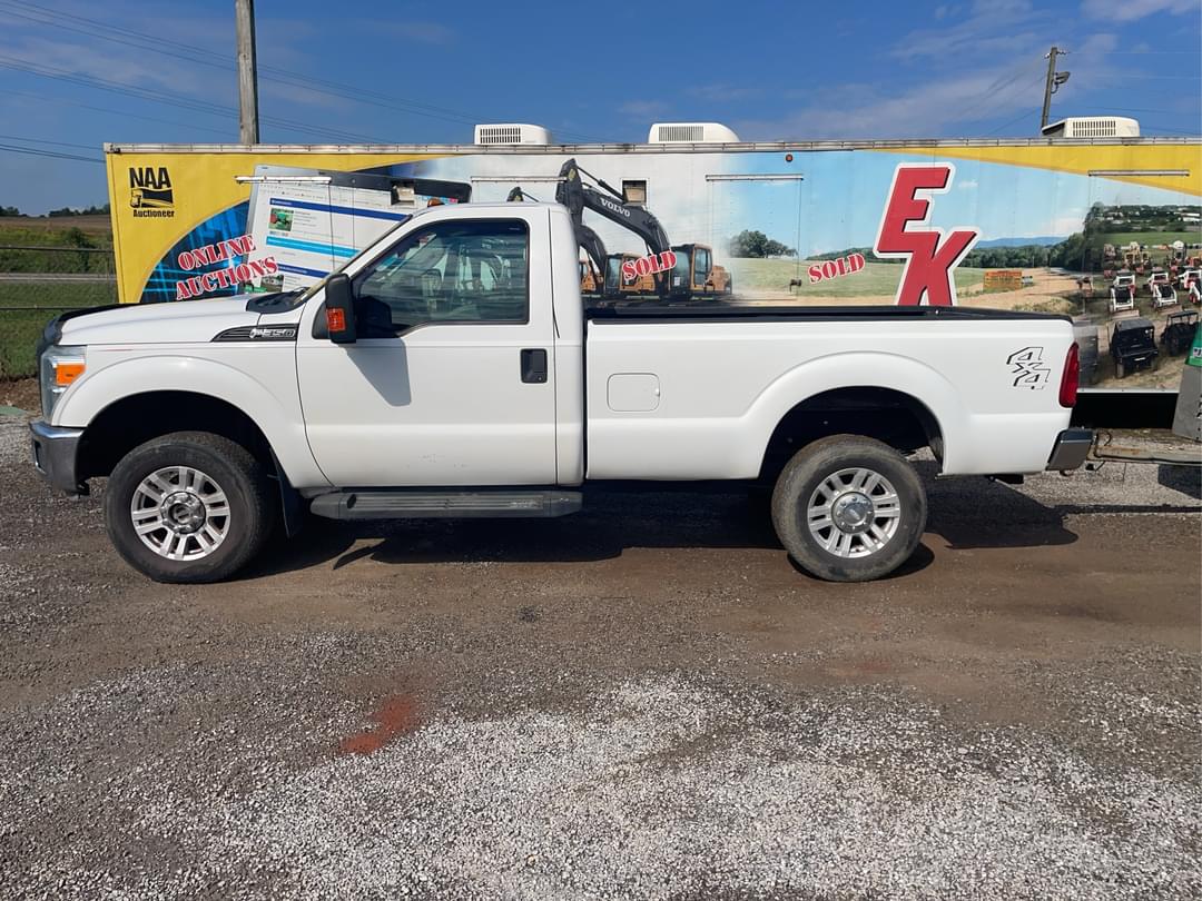 Image of Ford F-350 Primary image