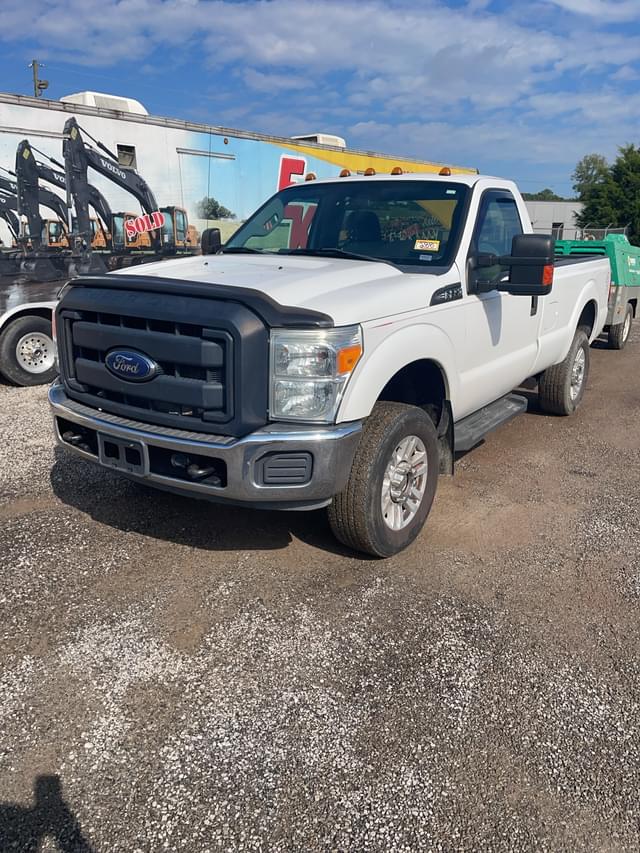 Image of Ford F-350 equipment image 3