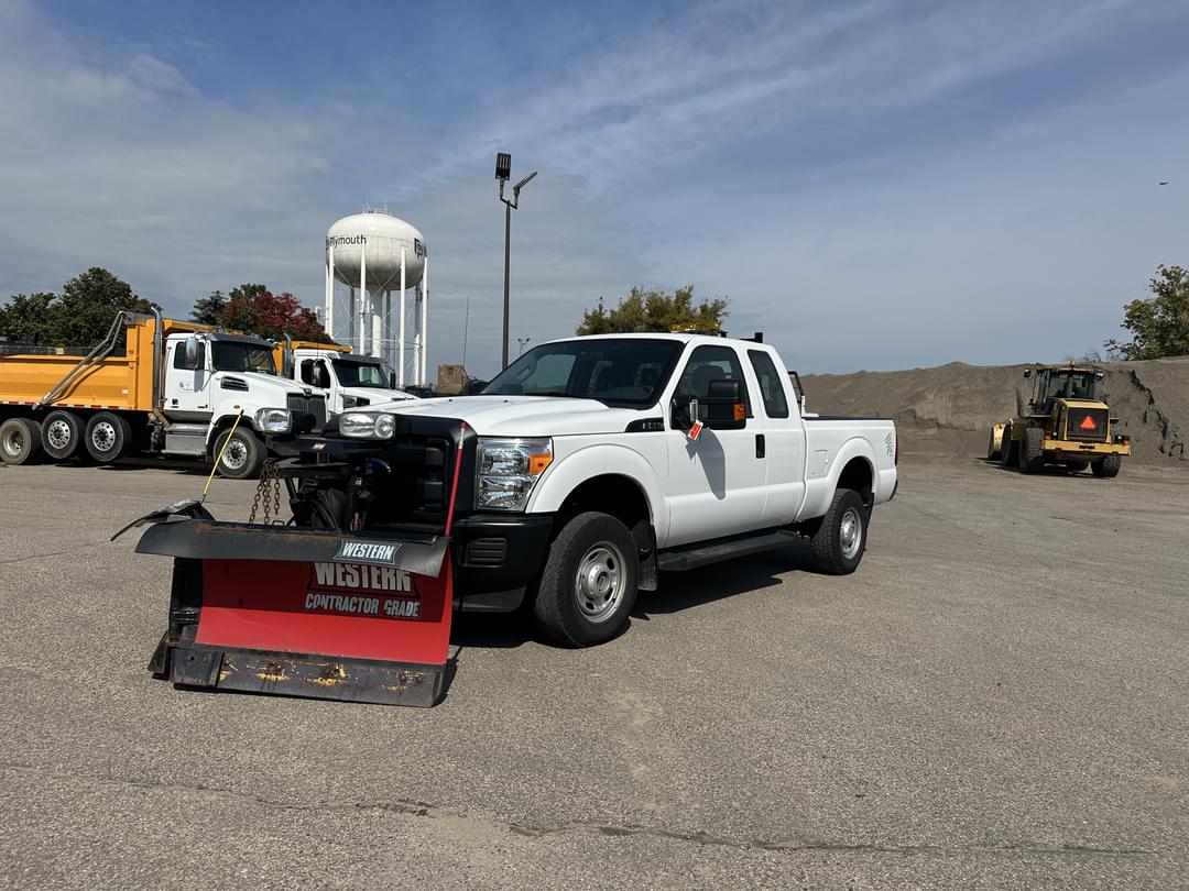 Image of Ford F-350 Primary image