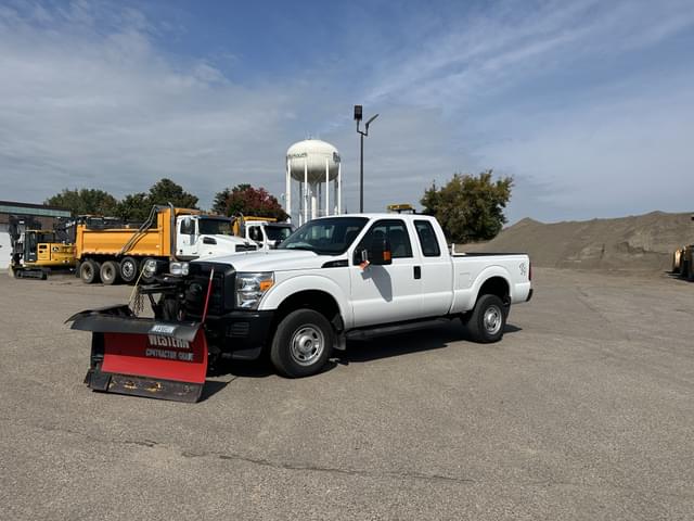 Image of Ford F-350 equipment image 1