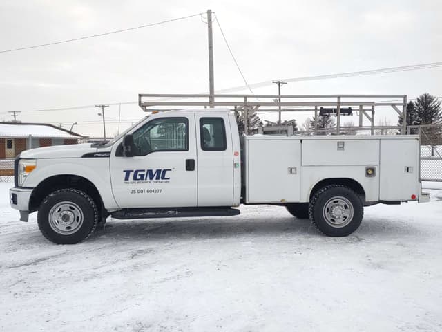 Image of Ford F-350 equipment image 1