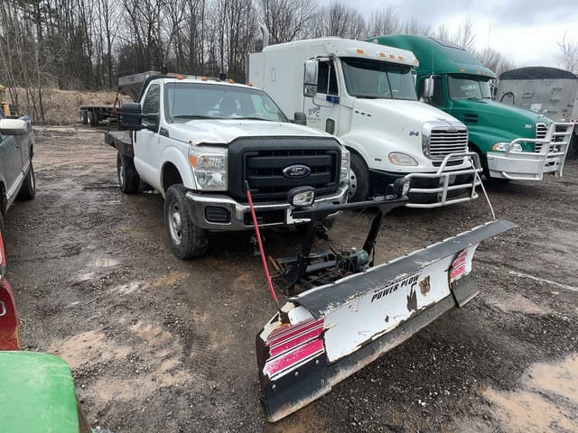 Image of Ford F-350 equipment image 2