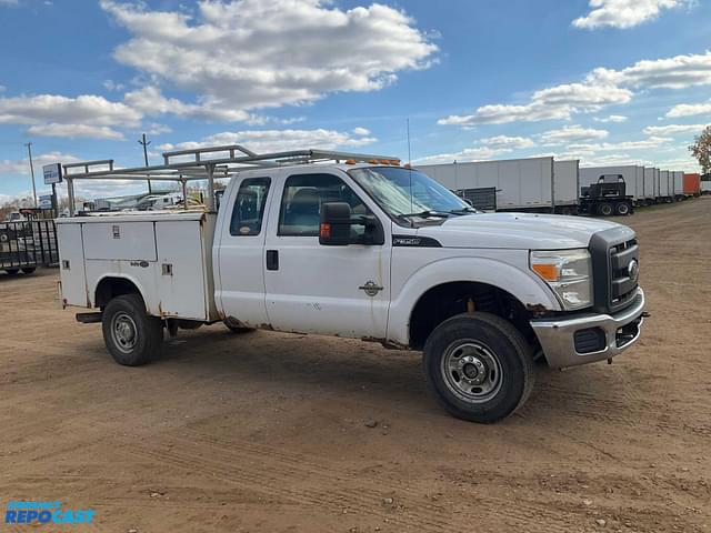 Image of Ford F-350 equipment image 1