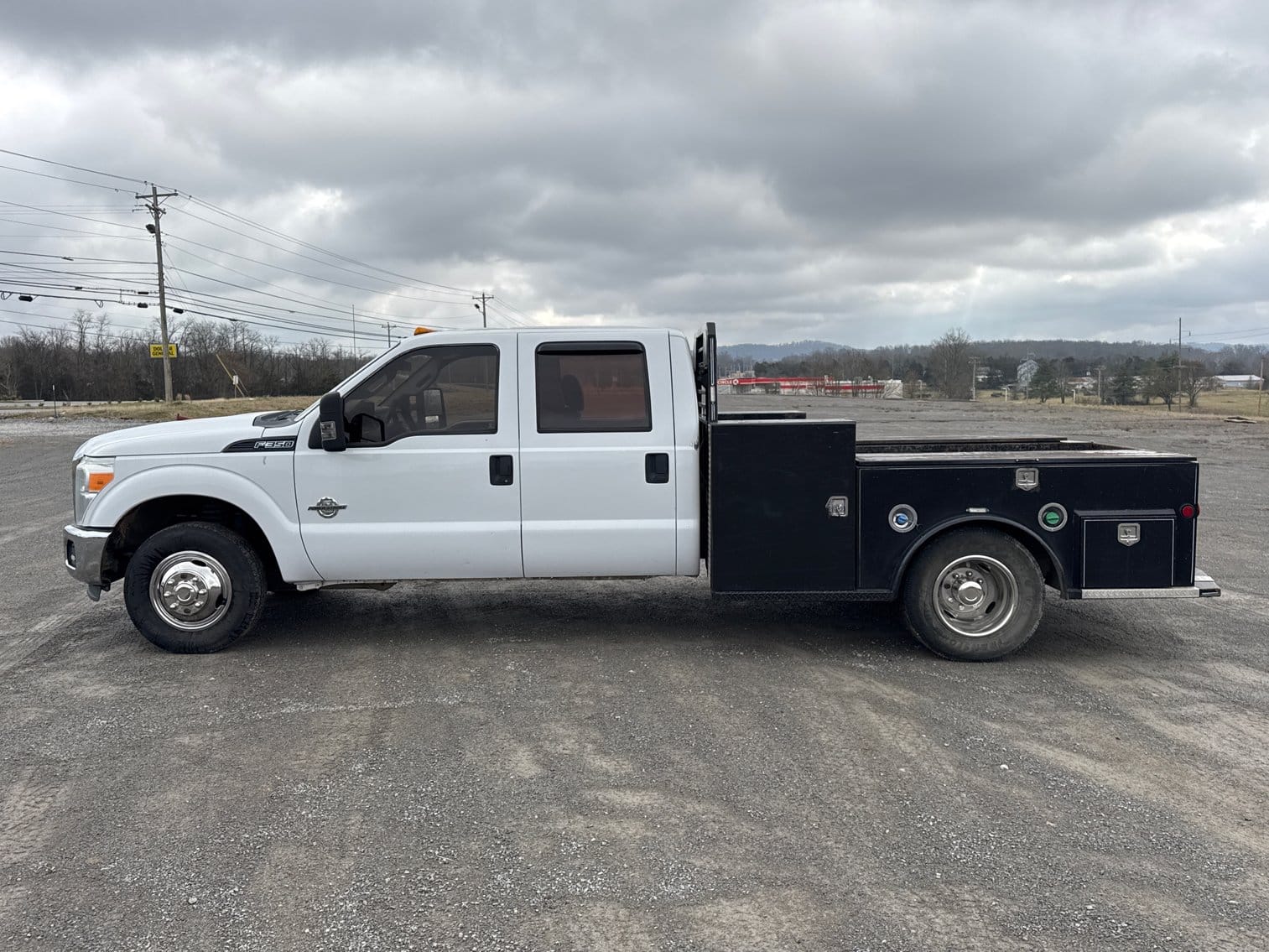 2013 Ford F-350 Equipment Image0