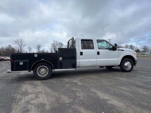 Image of Ford F-350 equipment image 3