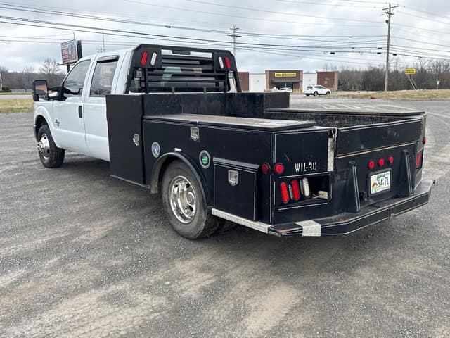 Image of Ford F-350 equipment image 1